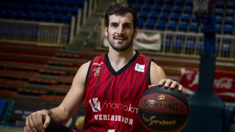 Tomás Bellas, jugador del Montakit Fuenlabrada, posa para As. Tomás Bellas, jugador del Montakit Fuenlabrada, posa para As.