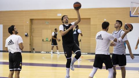 14/11/18 ENTRENAMIENTO REAL MADRID BALONCESTO SERGIO LLULL GRUPO
PUBLICADA 20/11/18 NA MA34 2COL 14/11/18 ENTRENAMIENTO REAL MADRID BALONCESTO SERGIO LLULL GRUPO
PUBLICADA 20/11/18 NA MA34 2COL