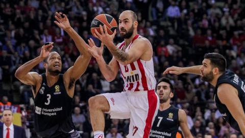 Vassilis Spanoulis, de 36 años, logró en noviembre ante el Real Madrid en Atenas 20 puntos y 3 asistencias. Fue clave para la victoria del Olympiacos. Vassilis Spanoulis, de 36 años, logró en noviembre ante el Real Madrid en Atenas 20 puntos y 3 asistencias. Fue clave para la victoria del Olympiacos.