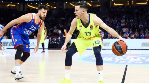 Vasilije Micic frente a Thomas Heurtel, un pulso que puede ser clave en el choque de mañana en el Sinan Erdem Dome de Estambul. Vasilije Micic frente a Thomas Heurtel, un pulso que puede ser clave en el choque de mañana en el Sinan Erdem Dome de Estambul.