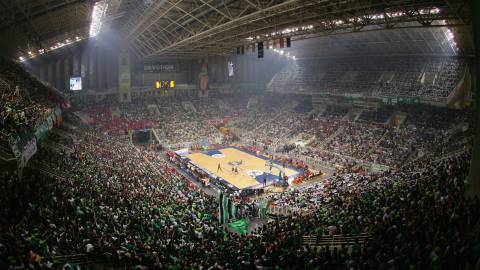 El OAKA, la cancha del Panathinaikos. El OAKA, la cancha del Panathinaikos.