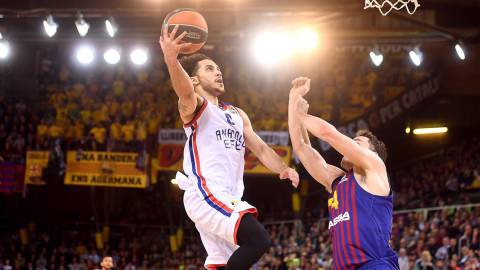 Shane Larkin 'voló' el miércoles sobre el Barça Lassa. Mañana, los azulgrana deben revertir la situación. Shane Larkin 'voló' el miércoles sobre el Barça Lassa. Mañana, los azulgrana deben revertir la situación.