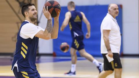 26/09/19 ENTRENAMIENTO DEL REAL MADRID DE BALONCESTO EN LA CIUDAD DEPORTIVA DE VALDEBEBAS
NICOLAS LAPROVITTOLA PABLO LASO 26/09/19 ENTRENAMIENTO DEL REAL MADRID DE BALONCESTO EN LA CIUDAD DEPORTIVA DE VALDEBEBAS
NICOLAS LAPROVITTOLA PABLO LASO